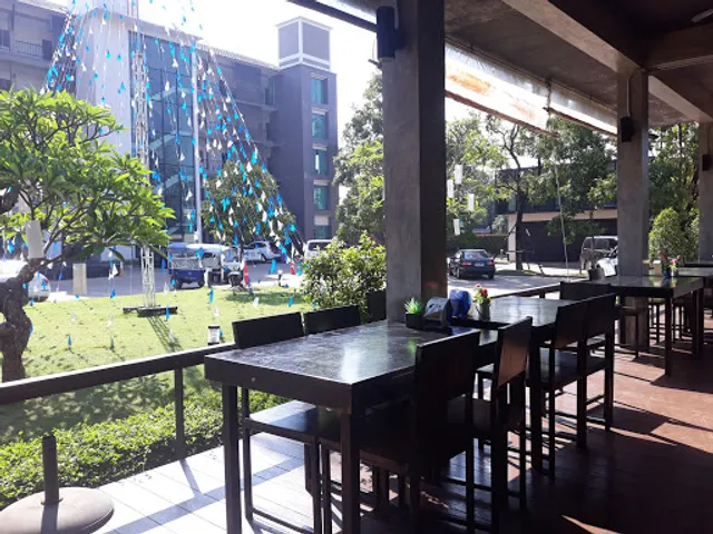 River Bar & Restaurant