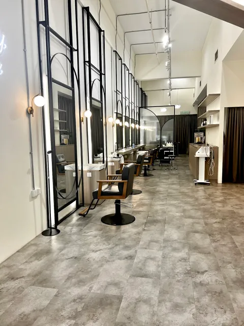 90 Degrees Hair Salon