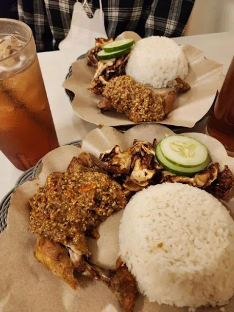 Ayam Gepuk Pak Gembus (Cabang Islamic Karawaci)