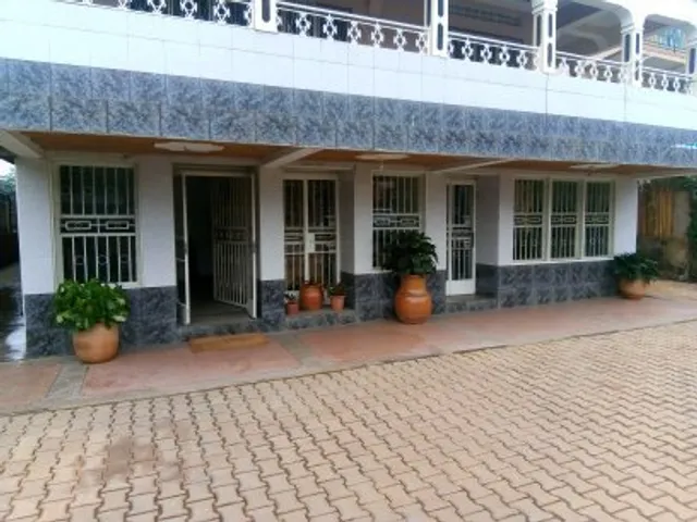 Colonial Residence