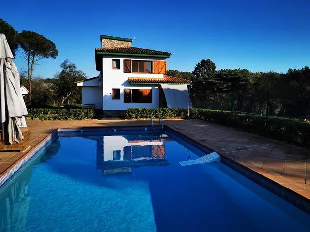 Villa Can Raurell · Casa rural para 14 en Girona