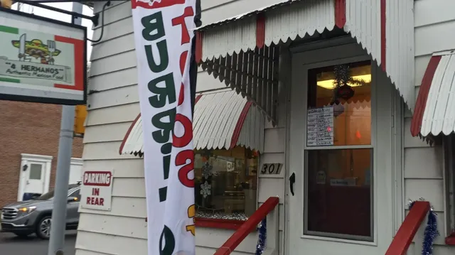 4 Hermanos taquería