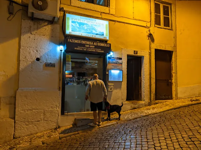 Everest Montanha Rossio