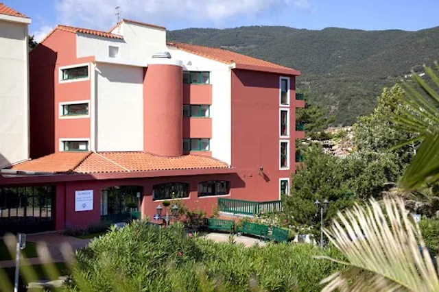 Hôtel Résidence La Pinède