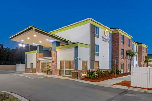 Comfort Inn & Suites Brunswick Turtle River Area