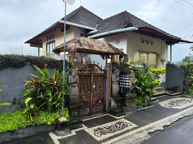 Bukit Luah Sidemen Guesthouse