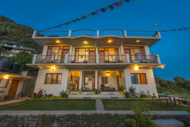 The Birdhouse Retreat