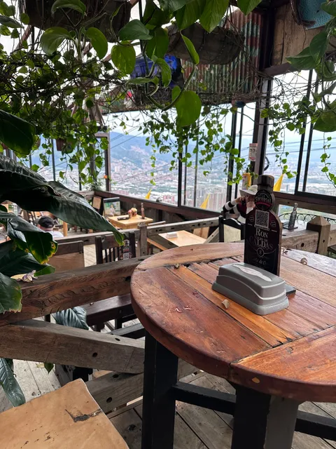 LA SUCURSAL MIRADOR sabaneta