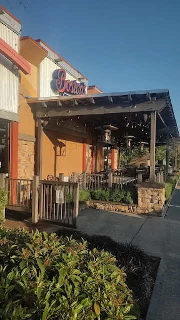 Boston's Pizza Restaurant & Sports Bar