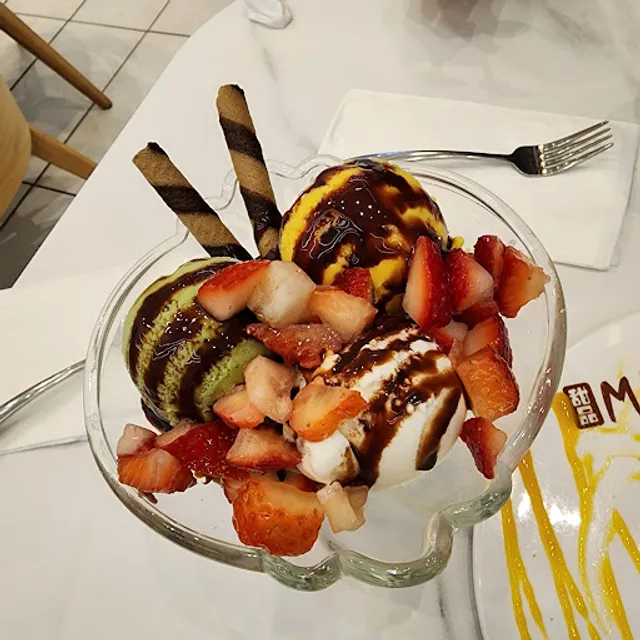 Mango Mango Dessert - Ala Moana Center
