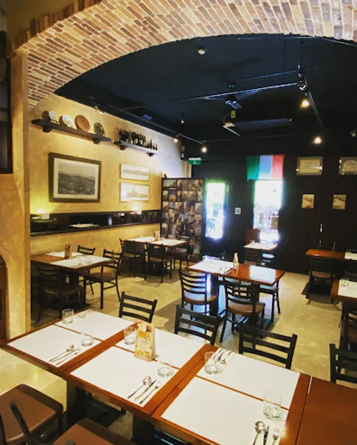 唇義義大利餐酒館（暫停營業）