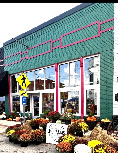 Maddie's Flowers & Gifts