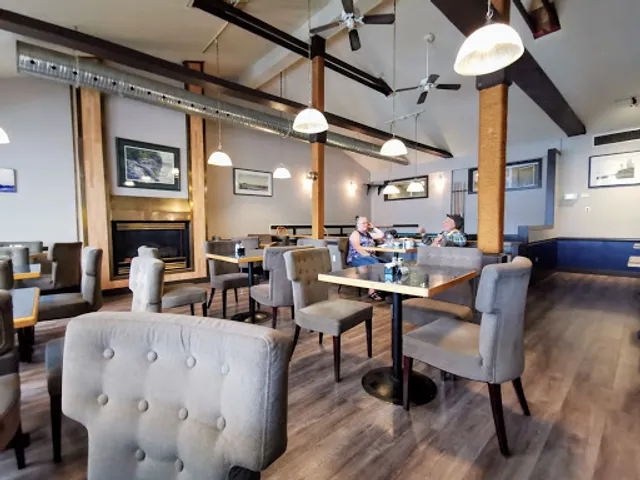 Quarterdeck Restaurant & Pub