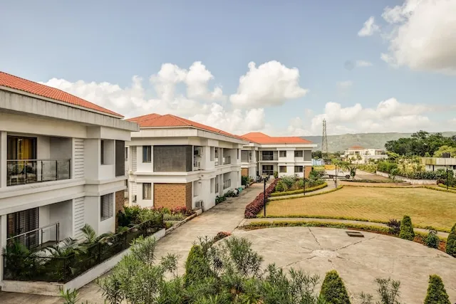 OYO Home 61816 Peaceful 2BHK with Pool Lonavala