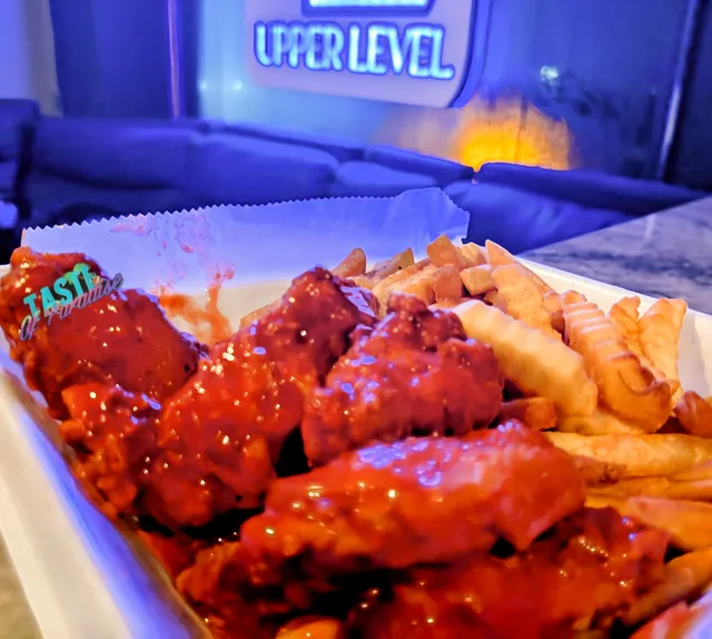 Upper Level Restaurant&Lounge