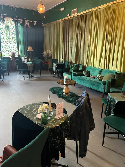 The Emerald Vine Room