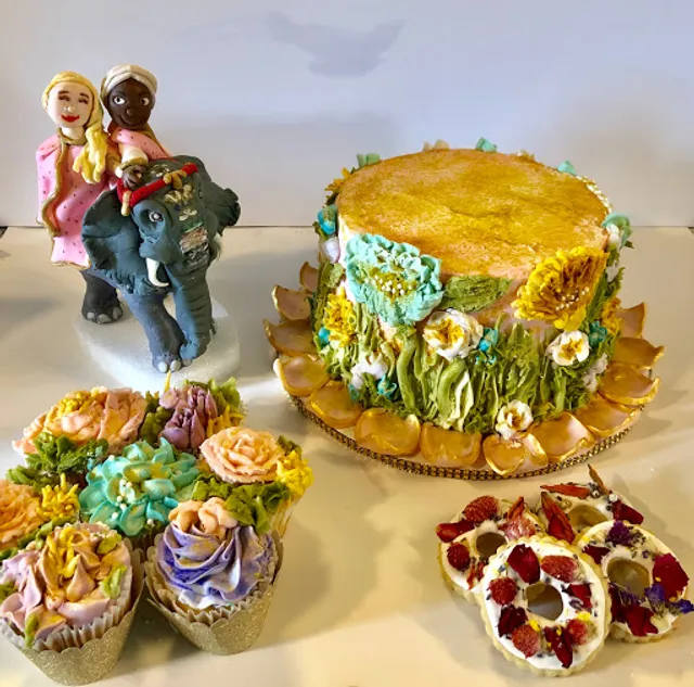 Designer Cakes & Confections