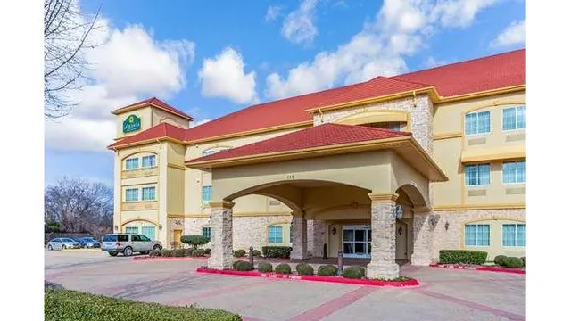 La Quinta Inn & Suites by Wyndham Ennis