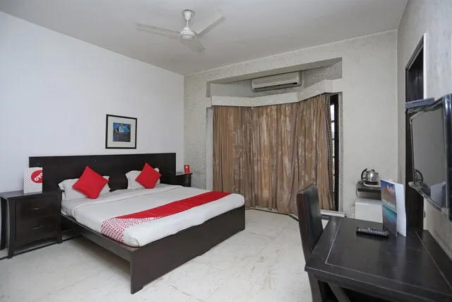 OYO Crossroads Woodbridge Near Aravali Biodiversity Park