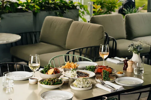 Ludlow Bar & Dining Room