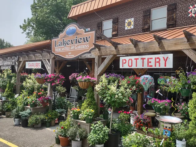 Lakeview Mercantile and Gardens
