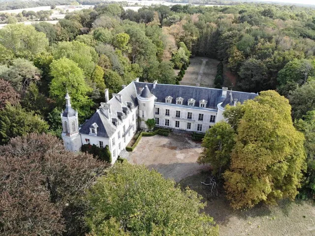 Château De Charnizay