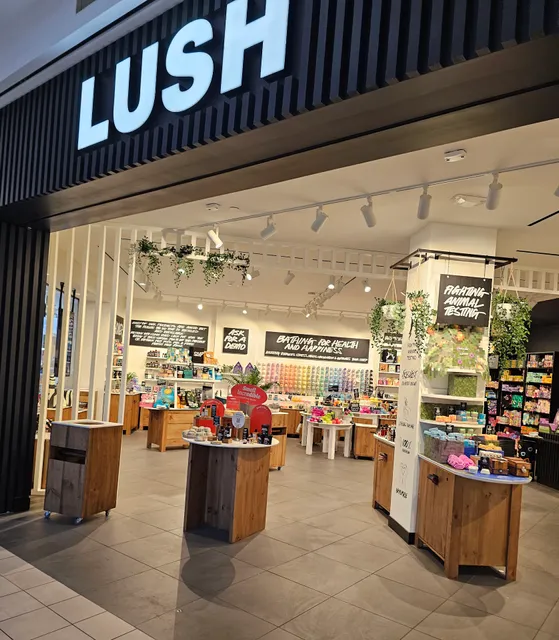 Lush Cosmetics Freehold Raceway Mall