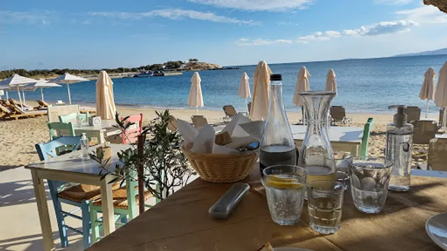 Akrogiali Restaurant- Studios