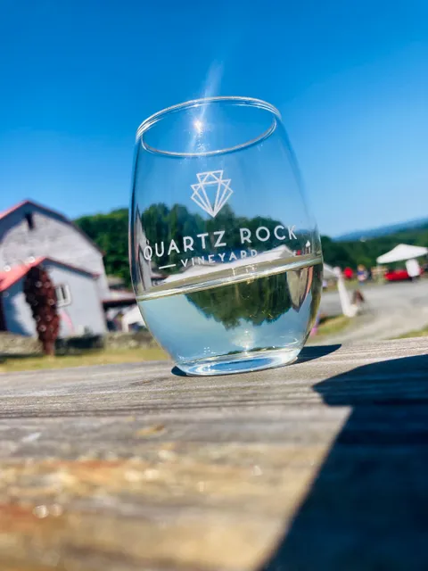 Quartz Rock Vineyard (formerly Glorie Farm Winery)