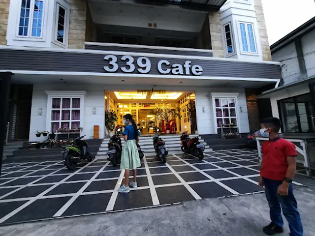 Cafe 339