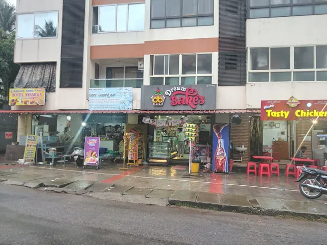 Tasty Chicken, Bolar