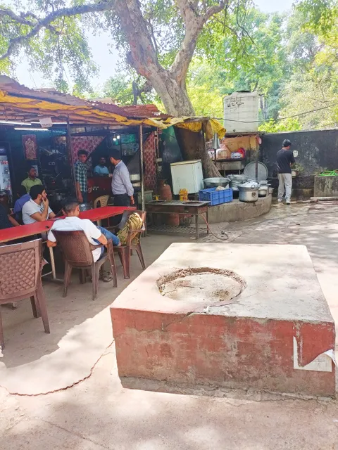 Pandit ji Canteen (Gwyer Hall Canteen)