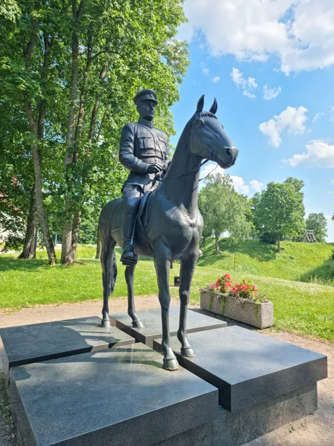 Equestrian statue of General Johan Laidoner