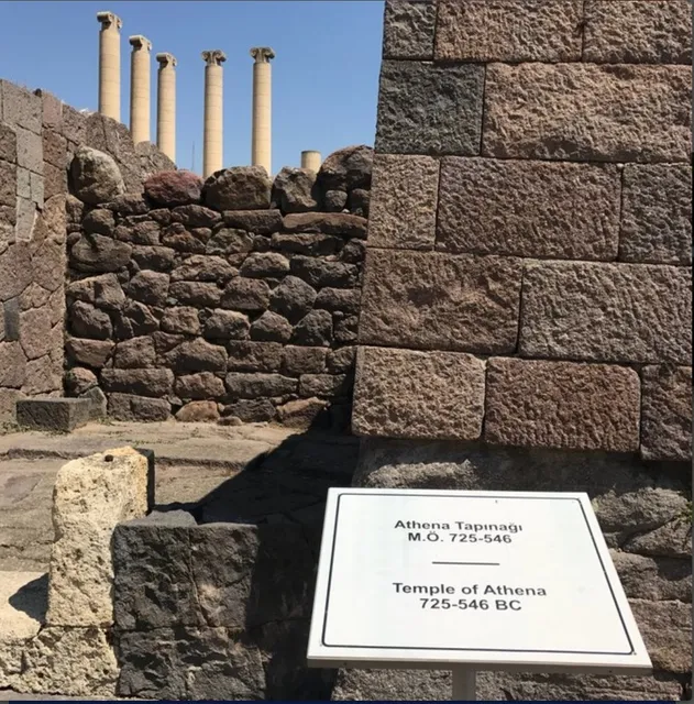 Smyrna Bayraklı Höyüğü