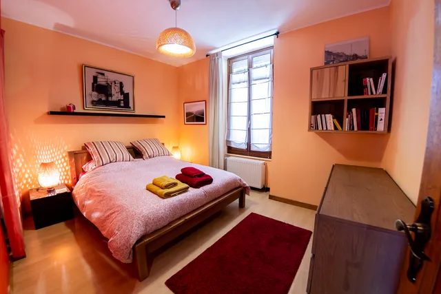 Gîte spacieux à Épinal, idéal pour professionnels et familles