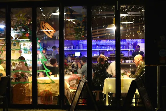 Wavecity - Steak / Burger - Kitchen & Bar