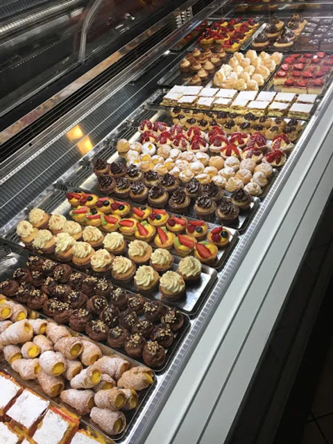 ARTISAN ICE CREAM Dry Bar