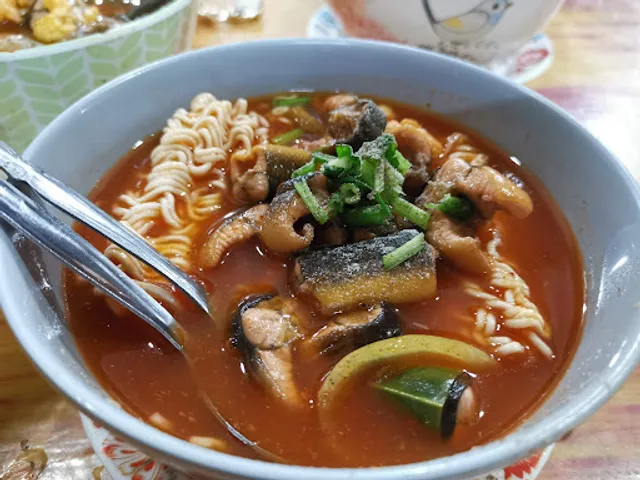 WIDAD TOMYAM BELUT PASIR HOR