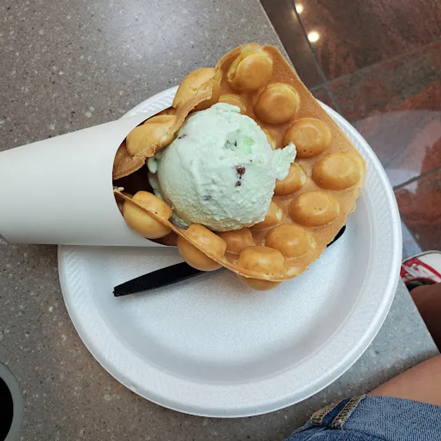 Bubble Waffle and Tea