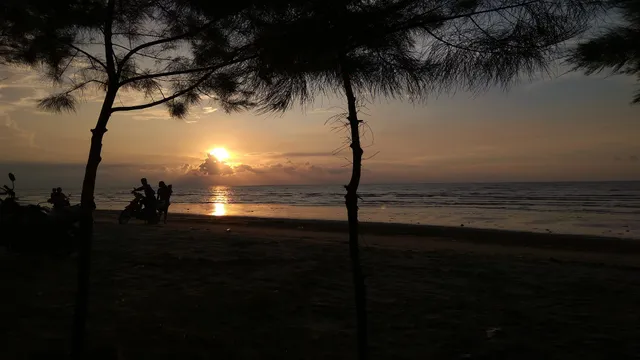 White Sand Nyamplung Beach