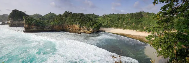 Pantai Batu Bengkung