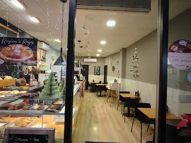 Cafetería-Panaderia Ana María