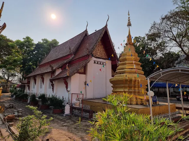 Wat Phra Non (Khon Muang)