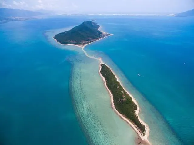 Điệp Sơn - Đảo Phật Nằm