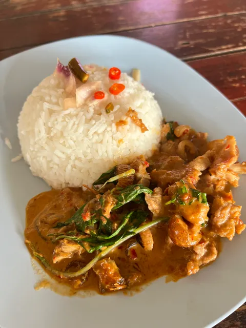 Nong Pump's Made-to-Order Food Shop