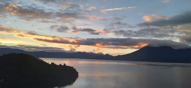 East West Center Atitlàn