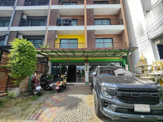 PS.S. Sriracha Service Apartment