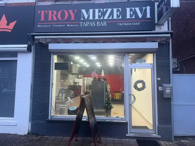 Troy Mezze Balık ve sokak lezzetleri