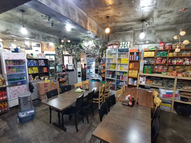 Warung Jaya Mbak Tia(Halal food)