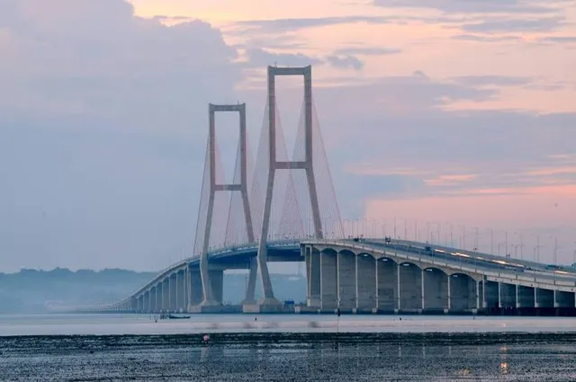 Jembatan Nasional Suramadu